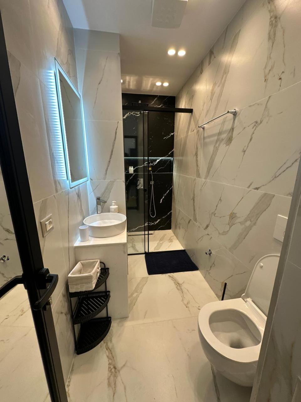 Erinda'S Apartment 地拉那 外观 照片