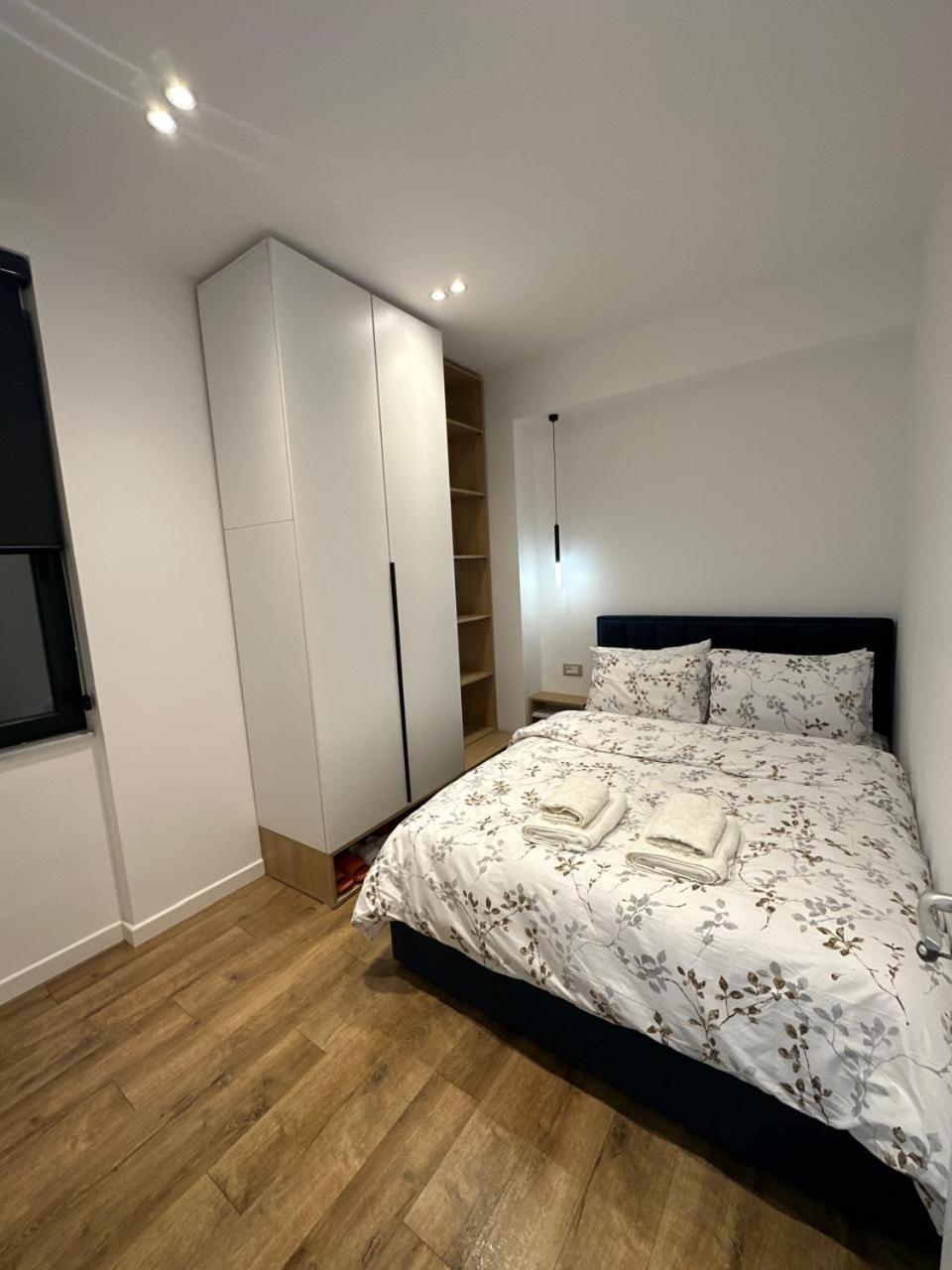 Erinda'S Apartment 地拉那 外观 照片